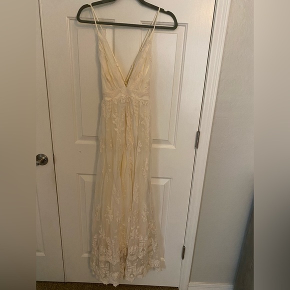 White lace dress - Picture 4 of 5